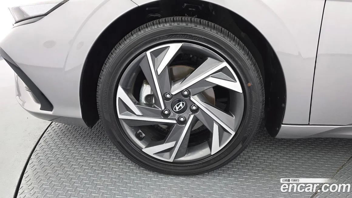 Hyundai AVANTE — фото 8