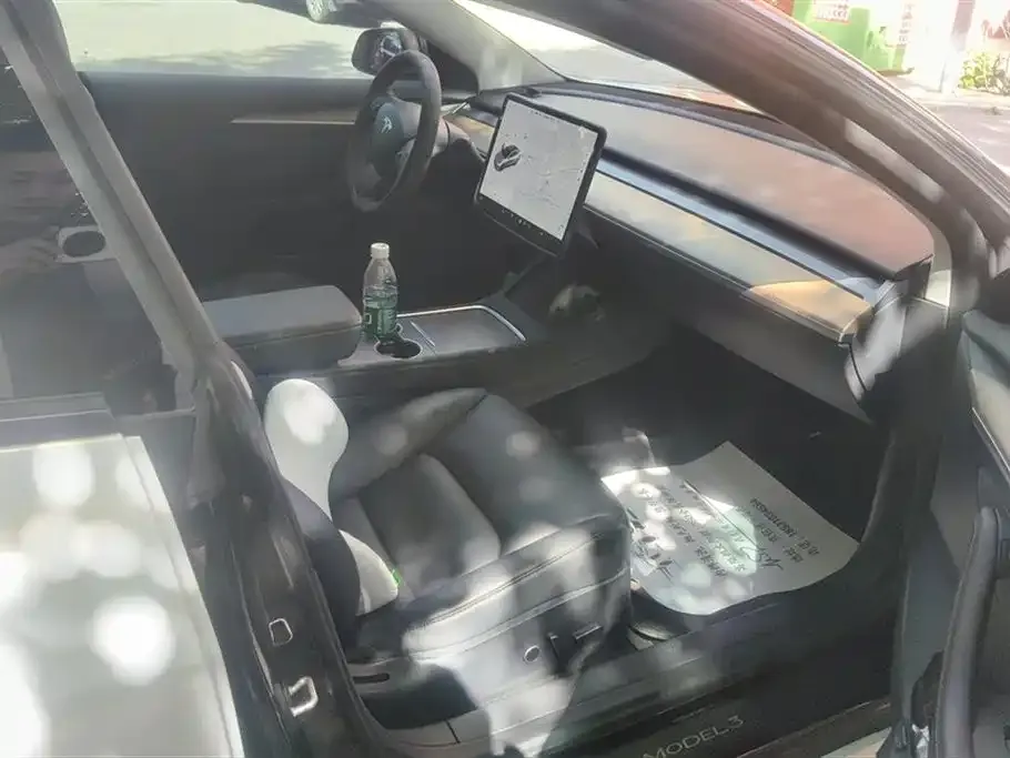 Tesla Model 3 — фото 3