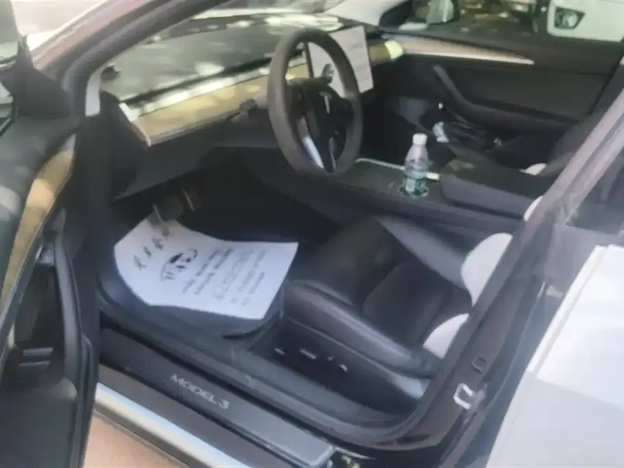 Tesla Model 3 — фото 4