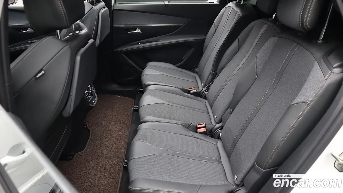 Peugeot 5008 2021 из KR, фото 8