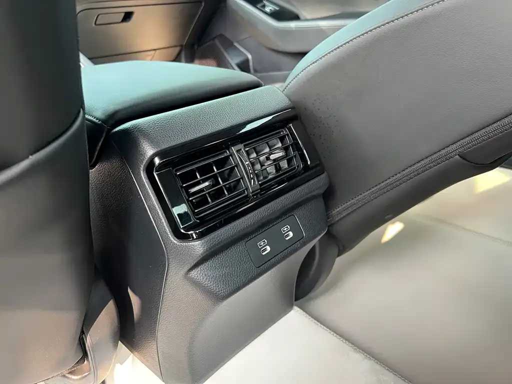 Honda Accord 2024 из CN, фото 2