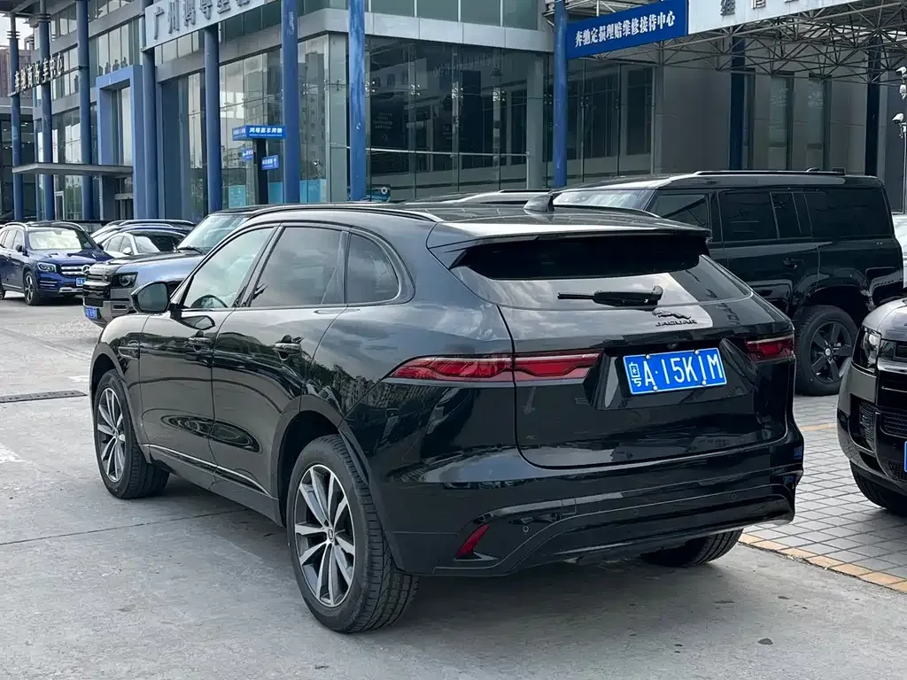 Jaguar F-PACE — фото 9