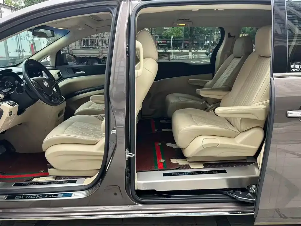 Buick GL8 2023 из CN, фото 2