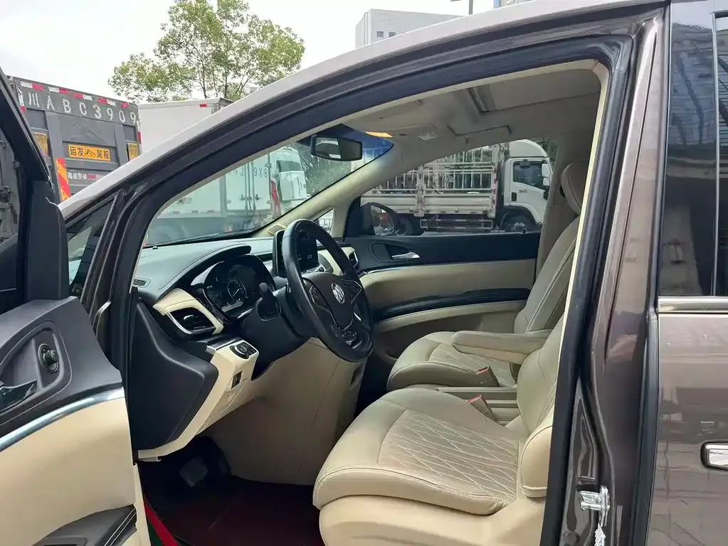 Buick GL8 2023 из CN, фото 10