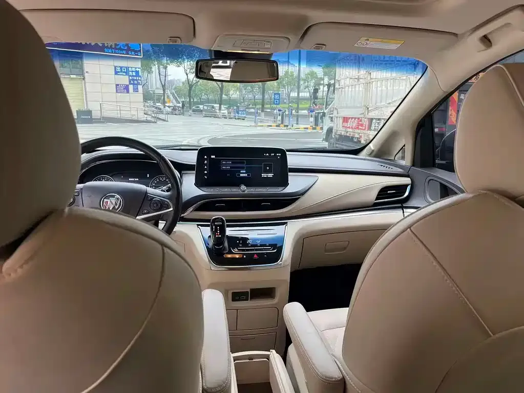 Buick GL8 2023 из CN, фото 9