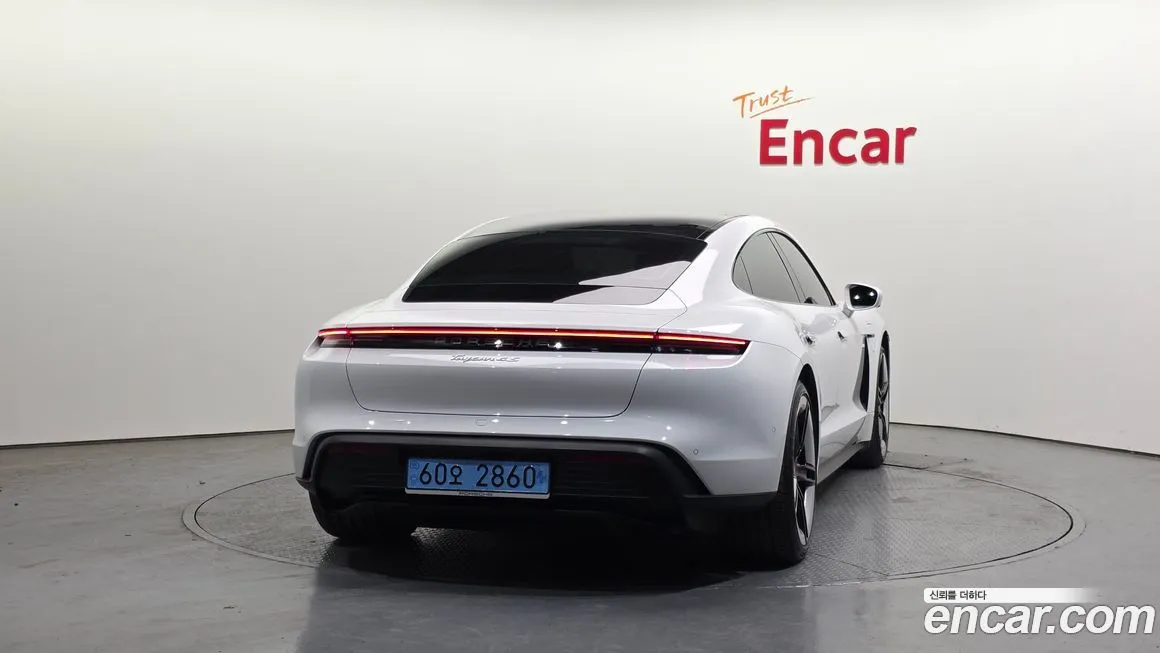 Porsche Taycan 2025 из KR, фото 4