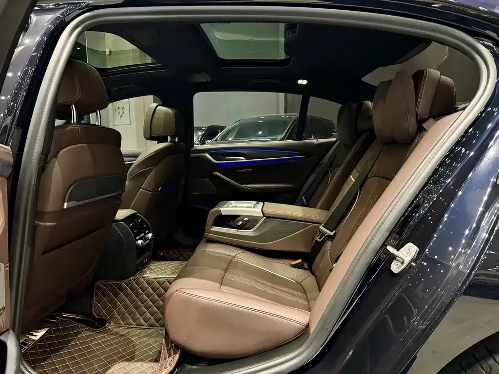 BMW 5 Series 2021 из CN, фото 2