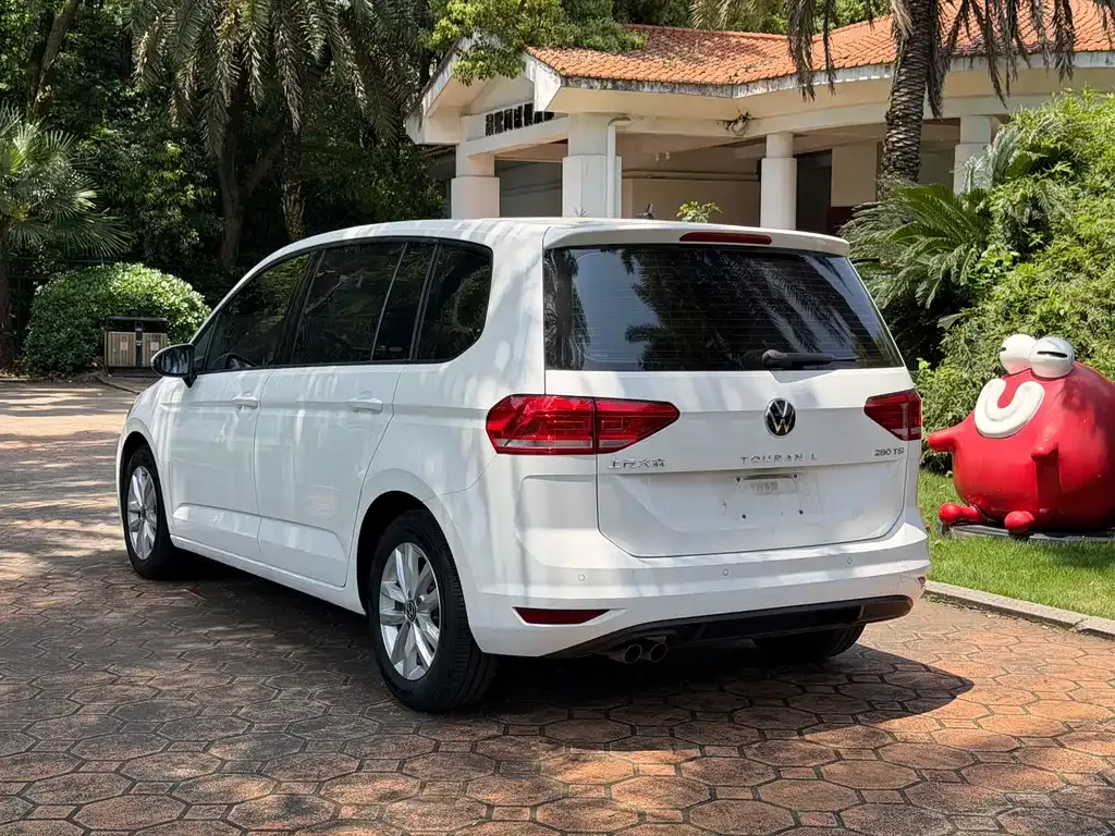 Volkswagen Touran 2021 из CN, фото 5