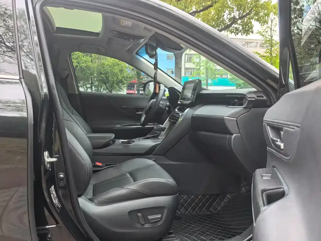 Toyota Harrier 2022 из CN, фото 3
