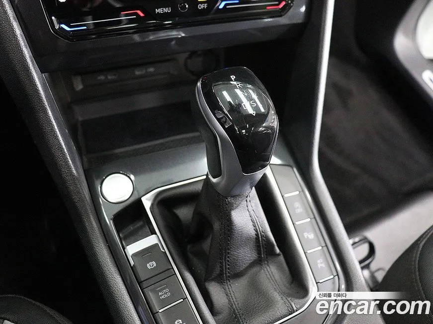 Volkswagen Tiguan — фото 9