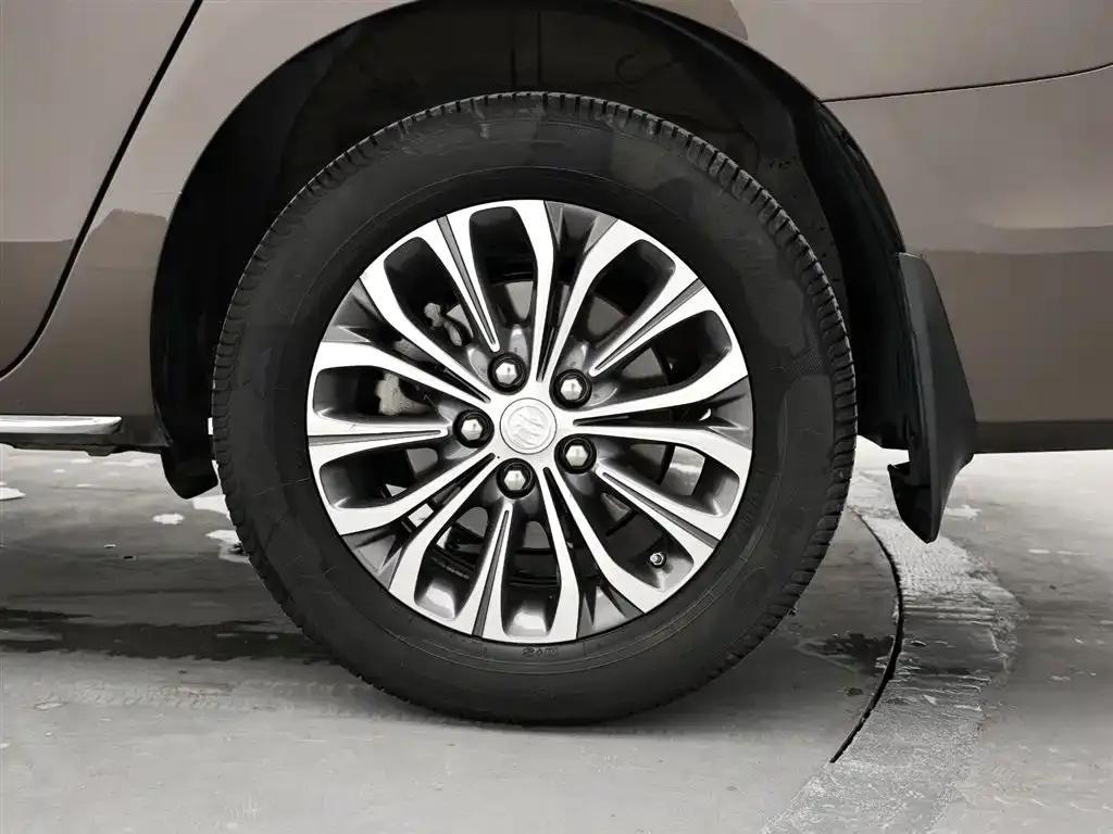 Buick GL8 2022 из CN, фото 3