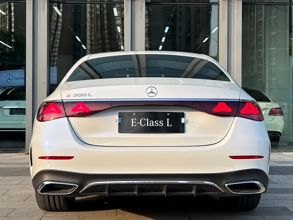 Mercedes-Benz E-Class 2024 из CN, фото 4