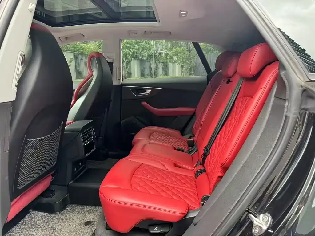 Audi Q8 2021 из CN, фото 3