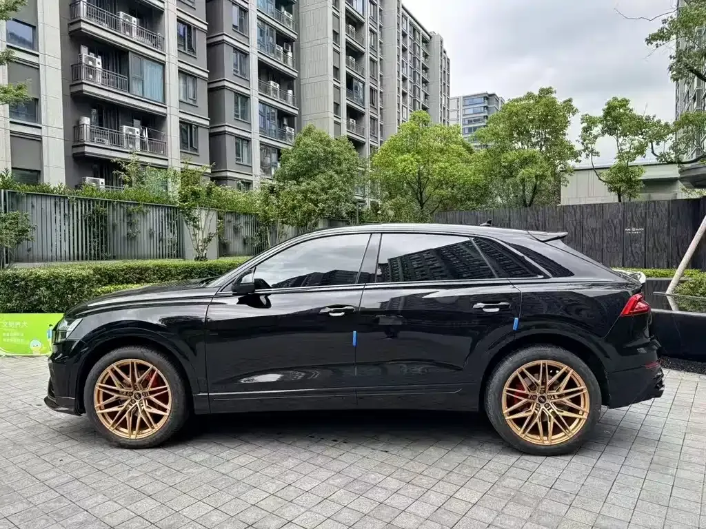 Audi Q8 2021 из CN, фото 7