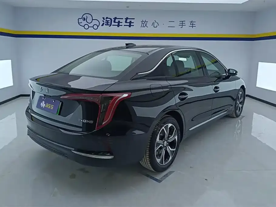 Hongqi E-QM5 — фото 3