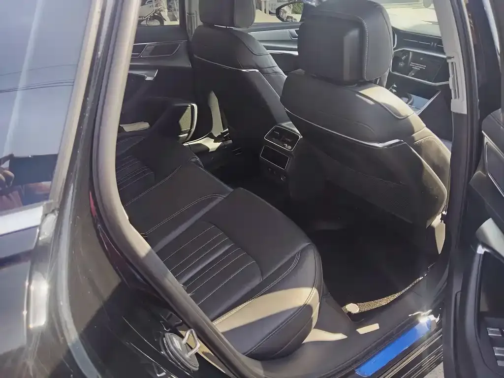 Audi A6L 2022 из CN, фото 4