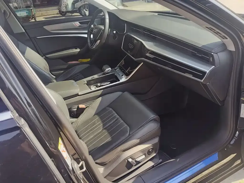 Audi A6L 2022 из CN, фото 6