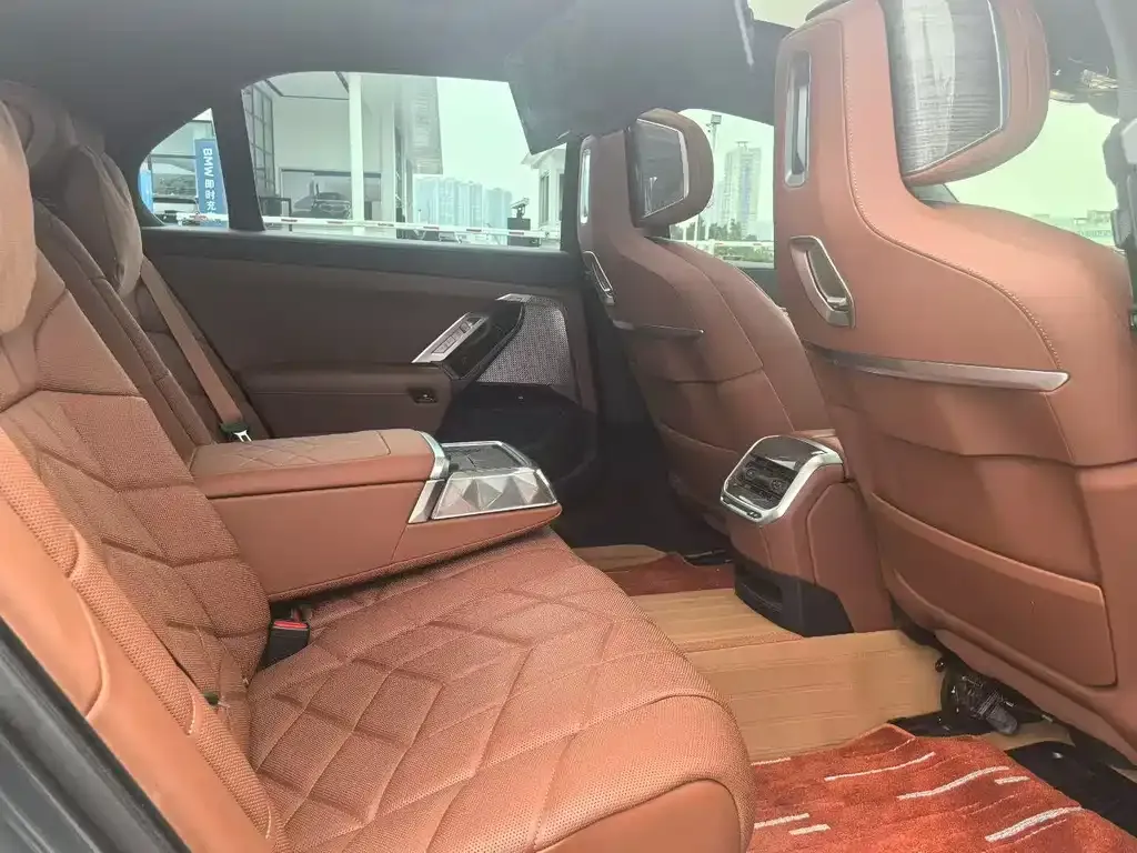 BMW i7 2024 из CN, фото 3