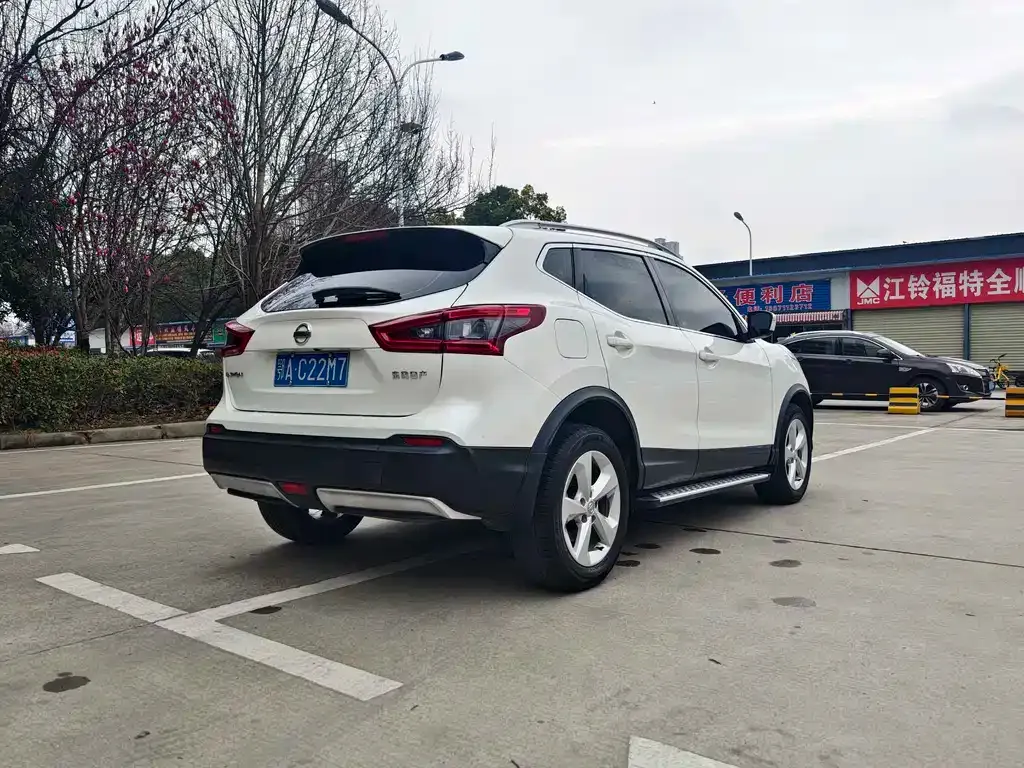 Nissan Qashqai — фото 9