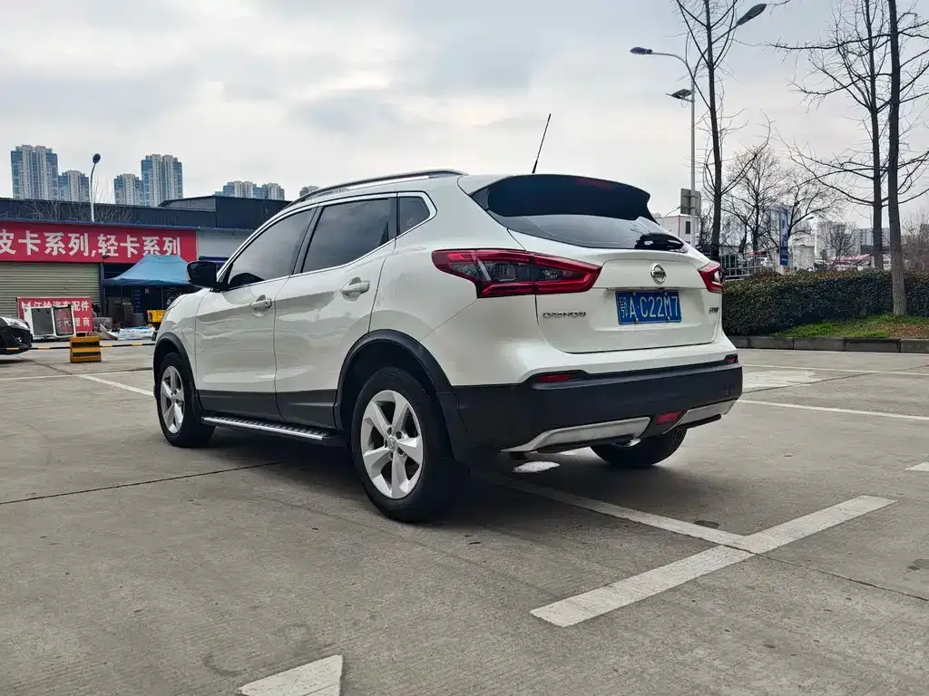 Nissan Qashqai — фото 8