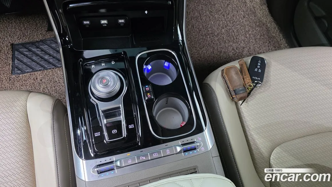 Kia Carnival — фото 10
