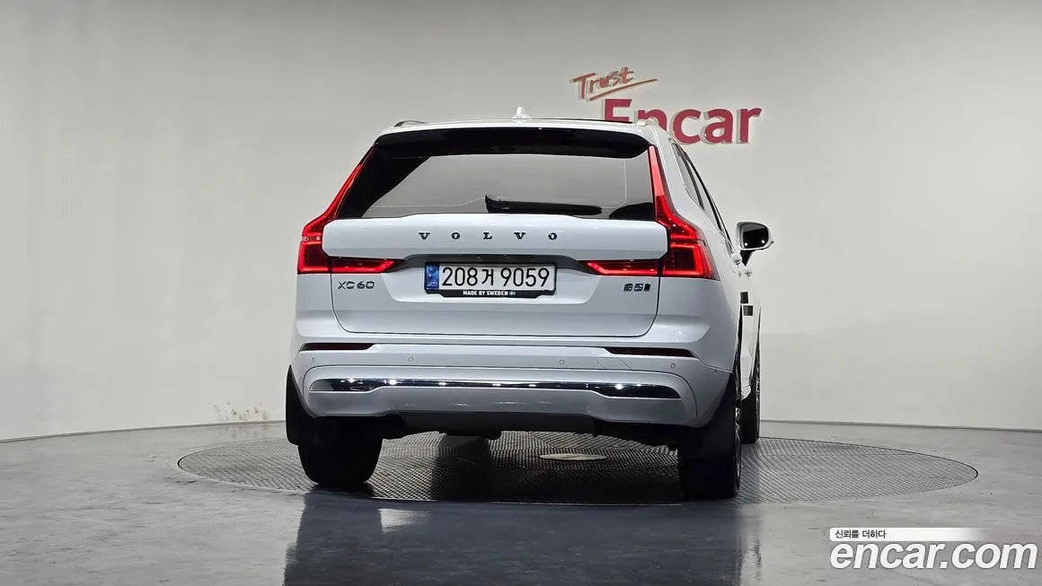 Volvo XC60 — фото 7