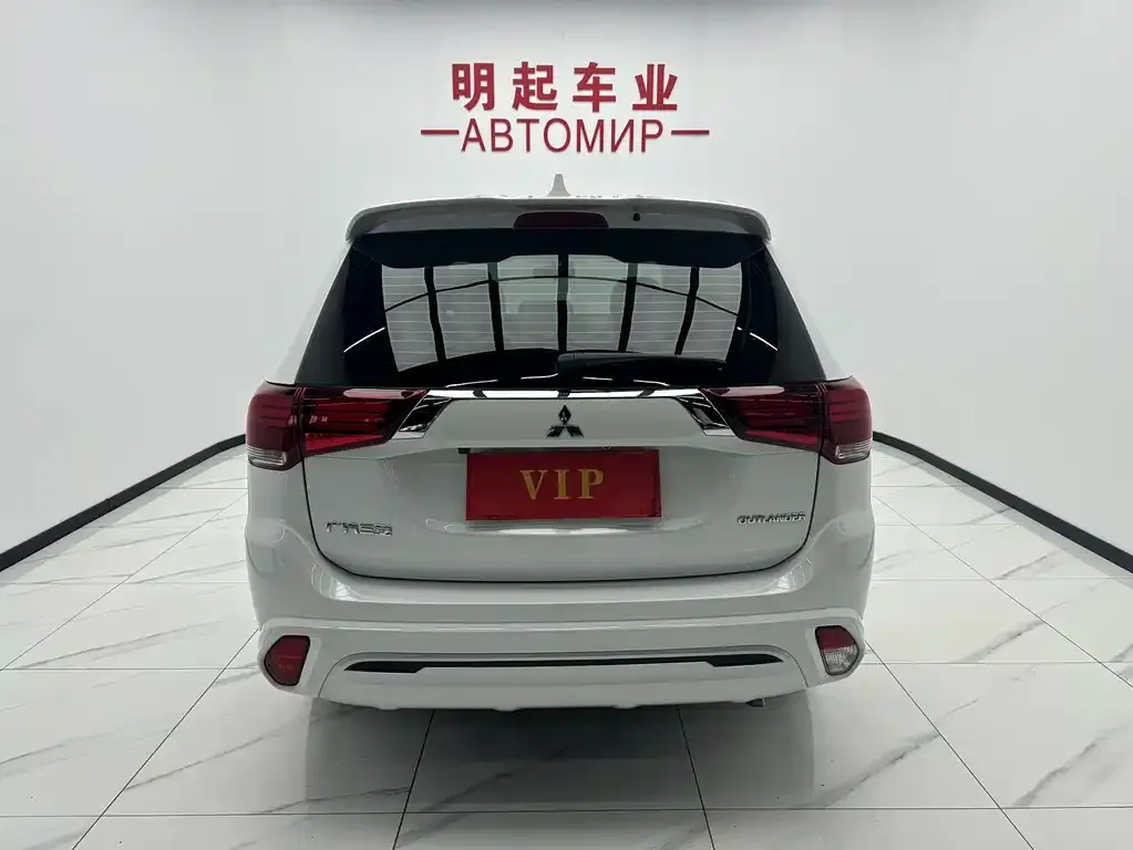 Mitsubishi Outlander — фото 2