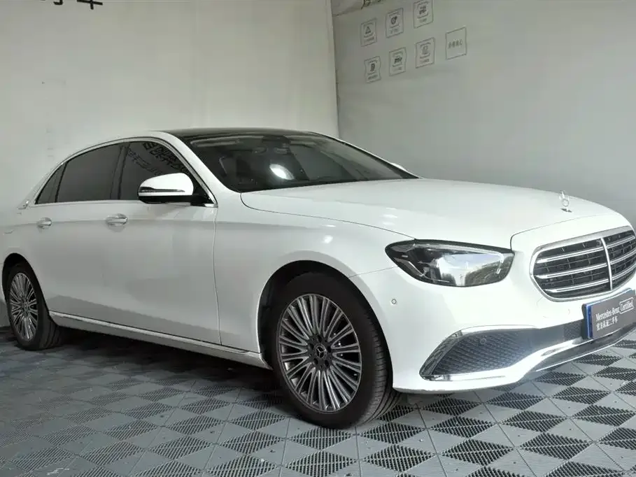 Mercedes-Benz E-Class — фото 10
