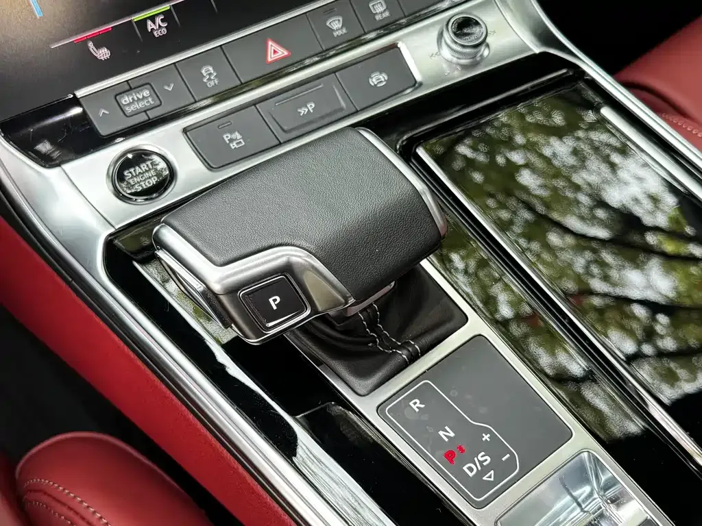Audi A7L 2023 из CN, фото 7