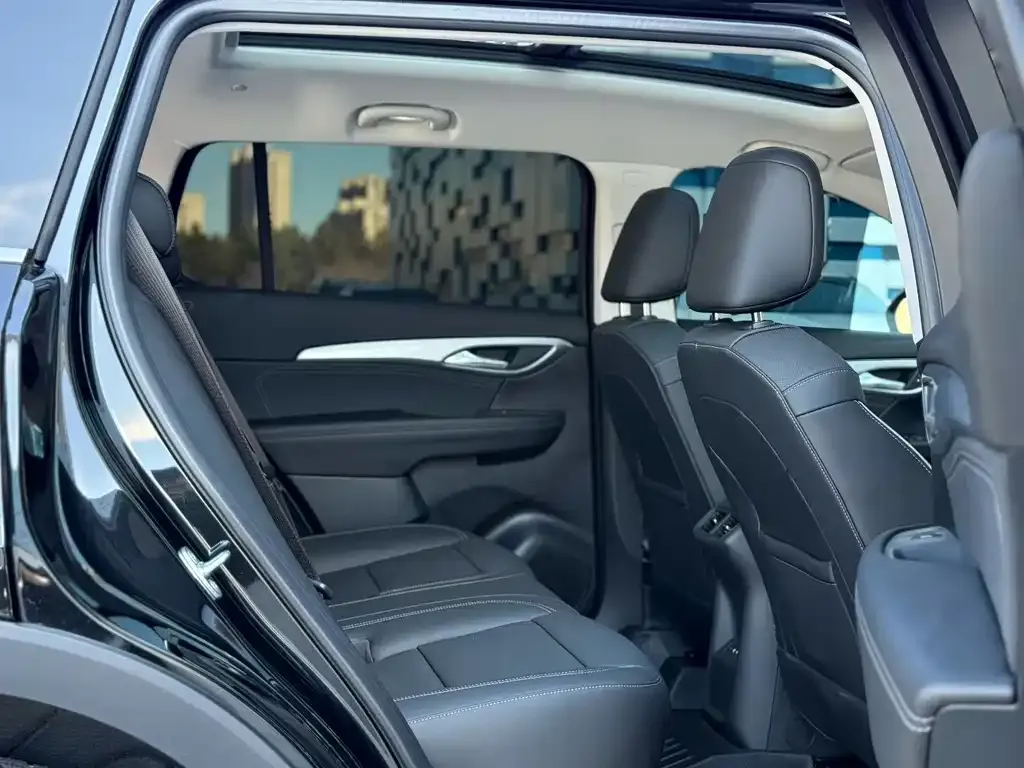 Buick Envision Plus — фото 7
