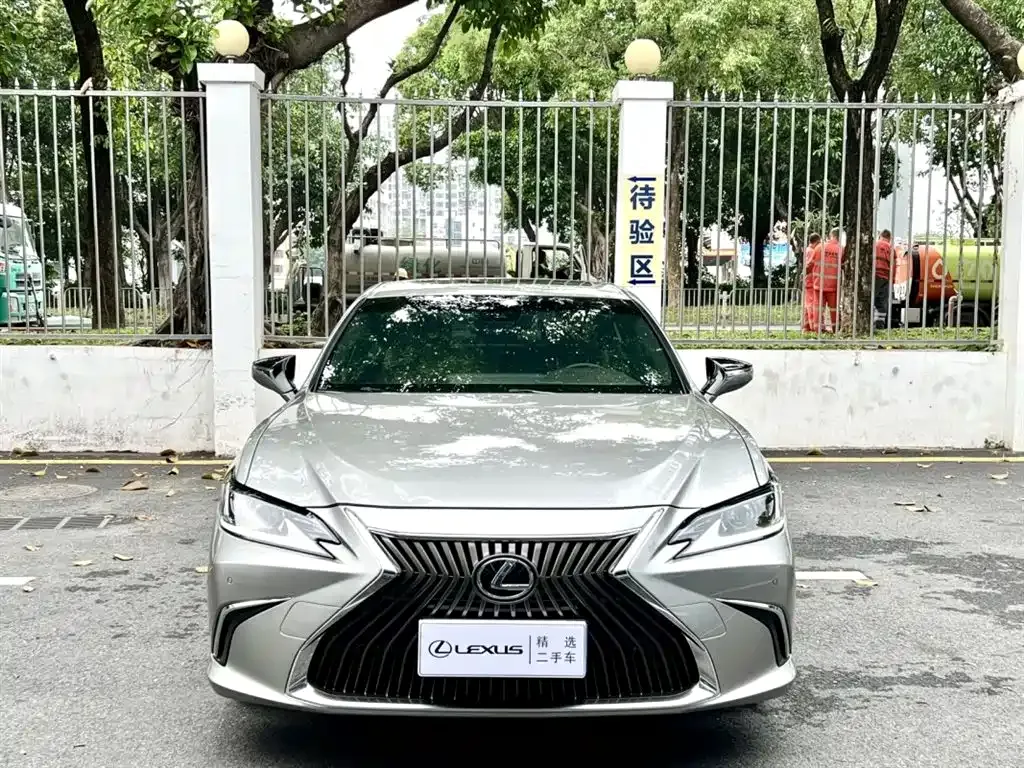 Lexus ES — фото 6