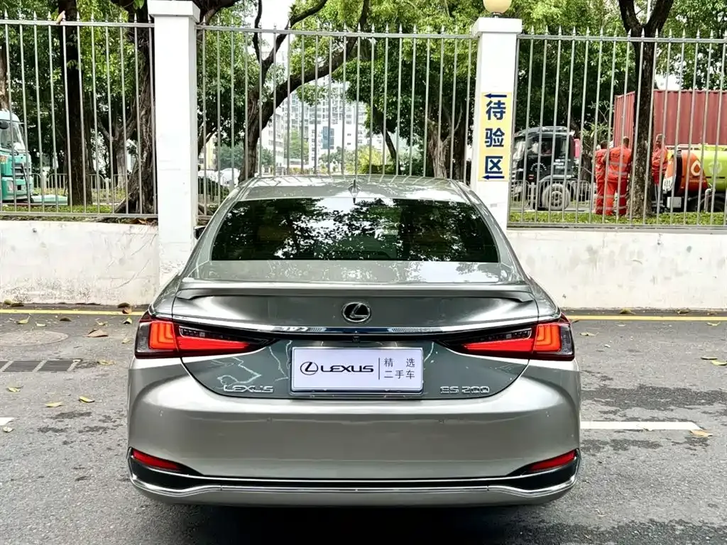 Lexus ES — фото 4
