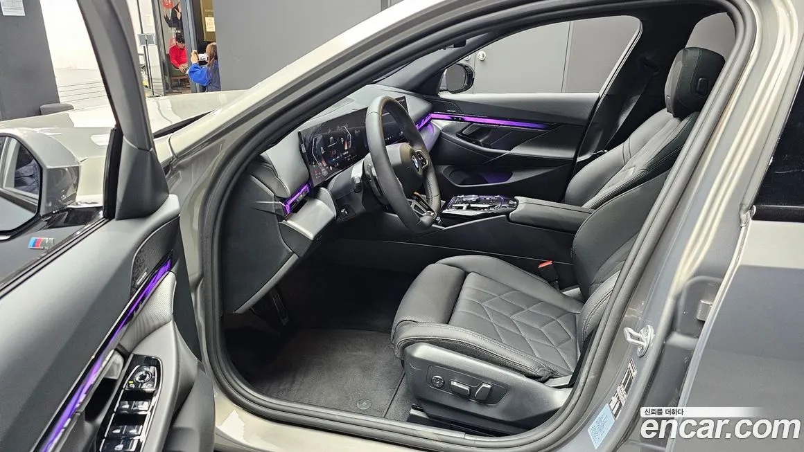 BMW 5-Series 2025 из KR, фото 4