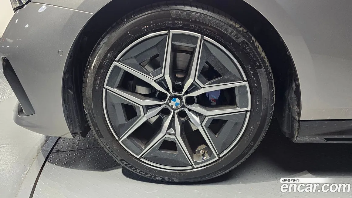 BMW 5-Series 2025 из KR, фото 7