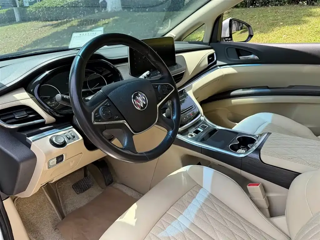 Buick GL8 2023 из CN, фото 3
