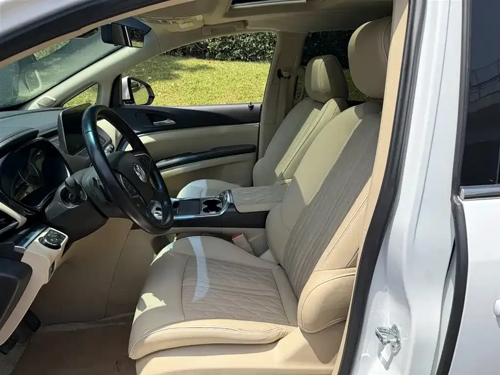Buick GL8 2023 из CN, фото 2