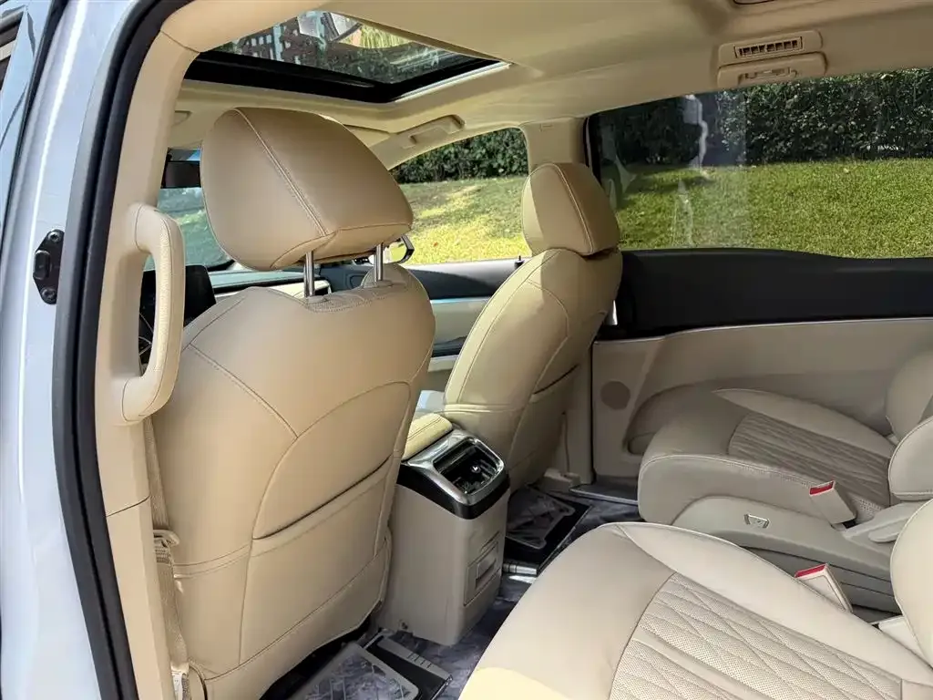 Buick GL8 2023 из CN, фото 5