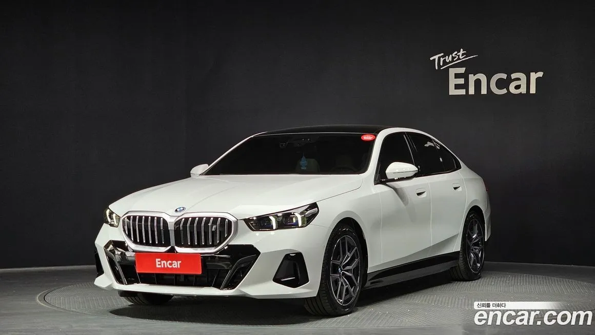 BMW i5 — фото 1