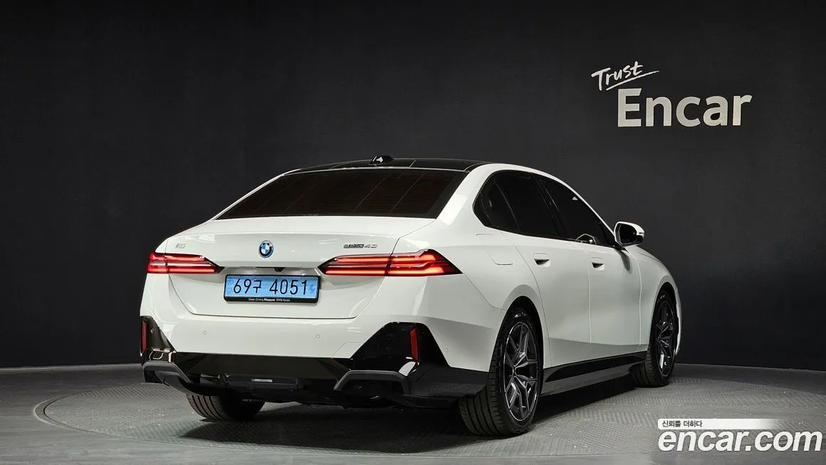 BMW i5 — фото 4