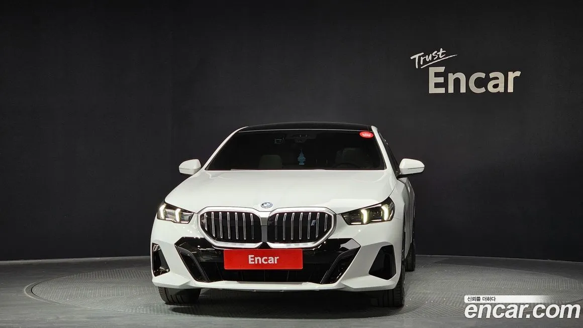 BMW i5 — фото 2