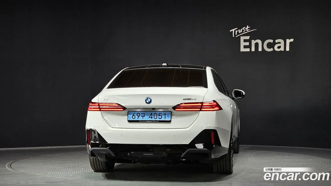 BMW i5 — фото 3