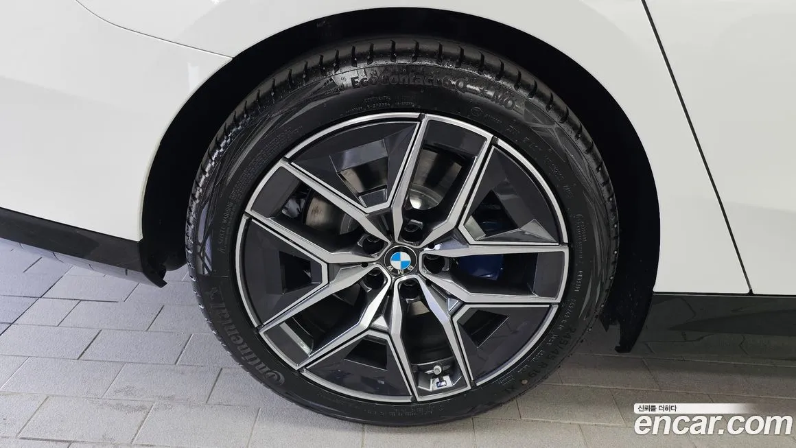 BMW i5 — фото 7