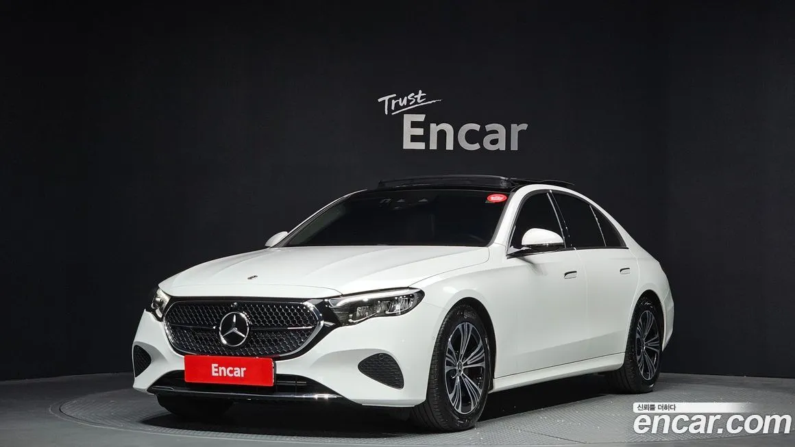 Mercedes-Benz E-Class — фото 1