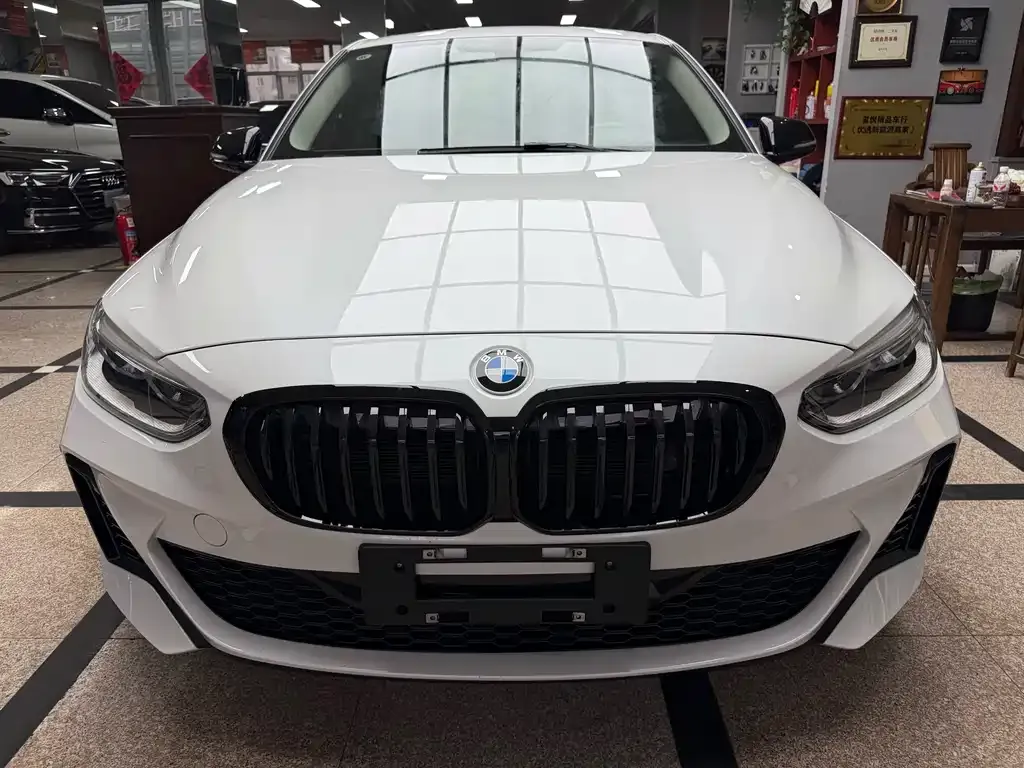 BMW 1 Series 2021 из CN, фото 3