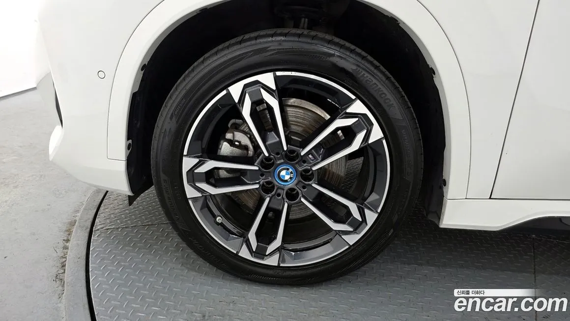 BMW iX1 2025 из KR, фото 7