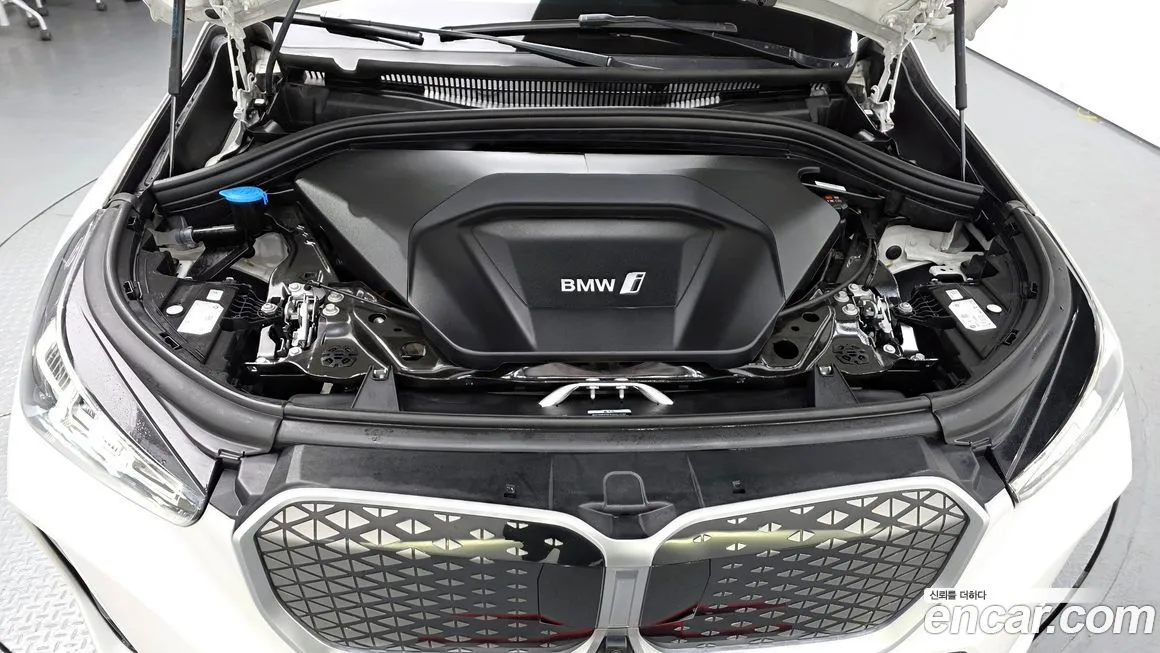 BMW iX1 2025 из KR, фото 10