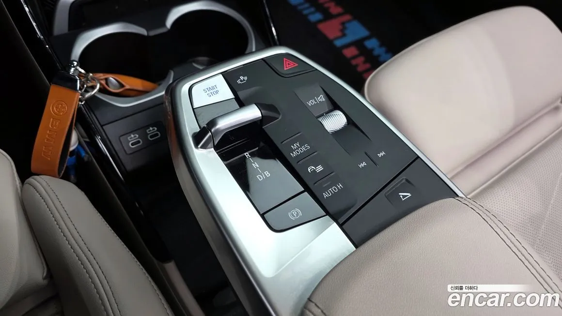 BMW iX1 2025 из KR, фото 8