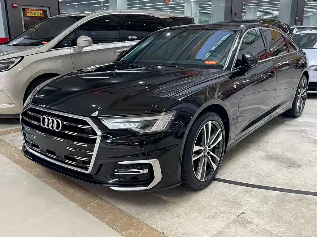 Audi A6L — фото 1