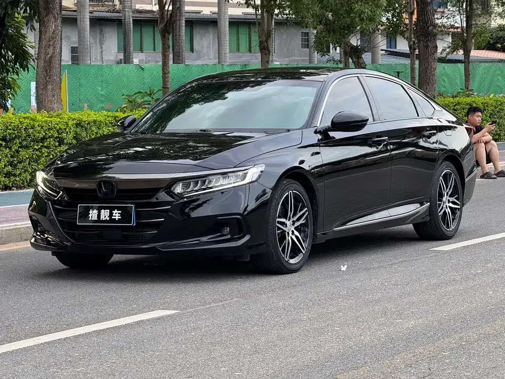 Honda Accord — фото 10