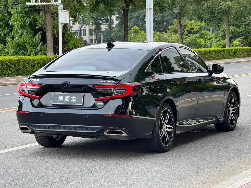 Honda Accord — фото 8